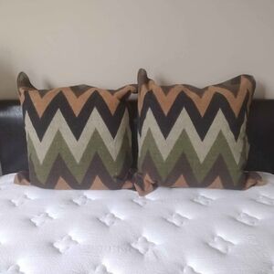 Rizzy Home Orange Green Black Brown Chevron Large Pillow Shams (2)